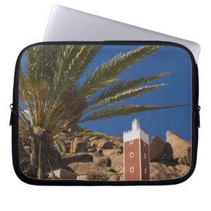 MAROKKO, Anti Atlas, TAFRAOUTE Gebied: ADAI, Rood Laptop Sleeve