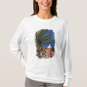 MAROKKO, Anti Atlas, TAFRAOUTE Gebied: ADAI, Rood T-shirt