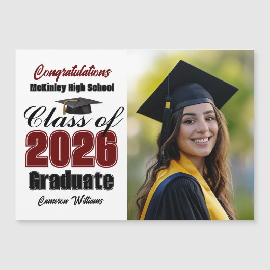 Maroon Class of 2026 Graduation Photo Magnet Card (Voorkant)