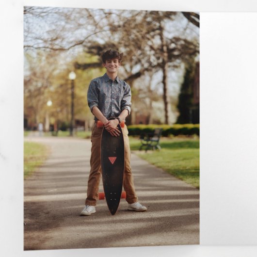 Maroon Edgy Abstract Torn Foto Afstuderen Drieluik Uitnodiging (Binnenzijde eerst)