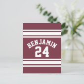 Maroon en White Jersey Stripes Custom Name Number Briefkaart (Staand voorkant)