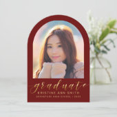 Maroon Gold Arch 2 Photo Graduation Faire-part (Debout devant)