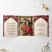  Maroon rode rozen bloemenindiaanse bruiloft Drieluik Uitnodiging (Binnen)