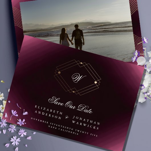 maroon witte deco goudmonogram foto save the date