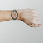 Marque commerciale Brown sur montre pour hommes<br><div class="desc">Le logo de votre entreprise sur arrière - plan brun sur la montre pour hommes. Accessoire que vous pouvez inclure dans vos produits promotionnels, cadeaux ou cadeaux offerts à vos clients ou clients pour annoncer votre entreprise ou promouvoir votre marque. Montre personnalisable que vous pouvez mettre votre logo d'entreprise pour...</div>