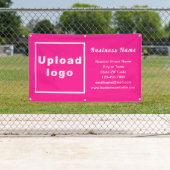 Marque commerciale sur bannière rose (En situation)