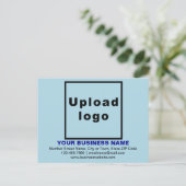 Marque commerciale sur carte postale bleu clair (Debout devant)