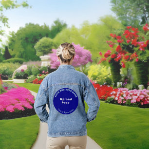 Marque d'affaires ronde bleue sur la veste Denim p