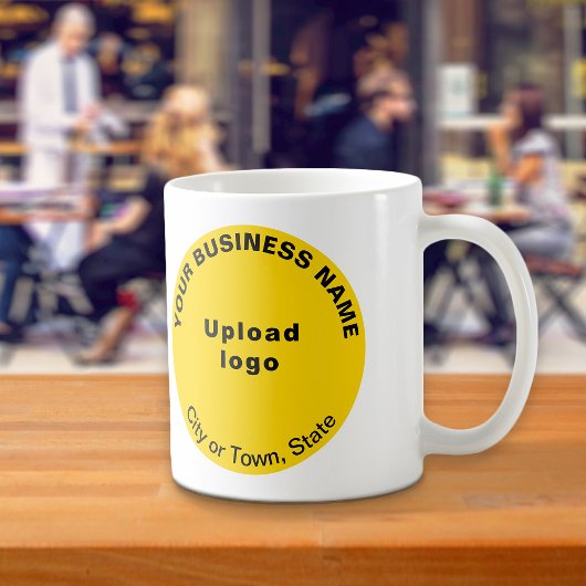 Marque d'affaires ronde jaune sur Mug