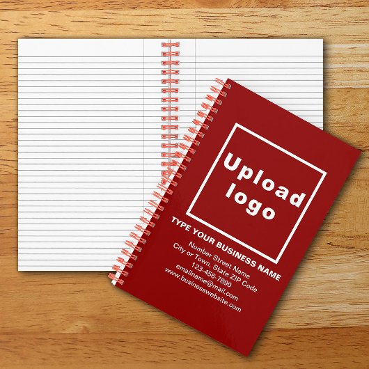 Marque d'affaires sur le Carnet à spirale rouge