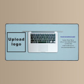 Marque d'affaires sur le chat bleu clair