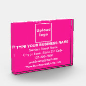 Marque d'entreprise sur bloc photo rectangle rose (Gauche)