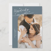 Married and Grateful Wedding Photo Slate Blue Bedankkaart (Voorkant)