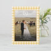 "Married & Bright" Gingham Monogram Crest 2 Photo Bedankkaart (Staand voorkant)