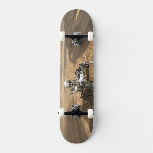 Mars 2020 Rover op het oppervlak van Mars. Skateboard (Voorkant)