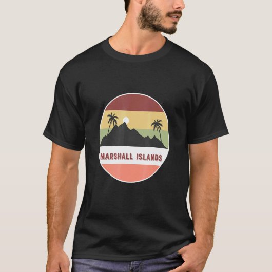 Marshall Islands Mountain en Palms T-shirt (Voorkant)