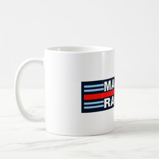 Martini emballant la tasse (Gauche)
