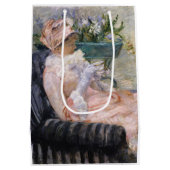 Mary Cassatt - De beker van Tea Medium Cadeauzakje (Achterkant)