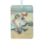 Mary Cassatt - Kinderen die op het strand spelen Luchtverfrisser (Achterkant)