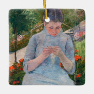 Mary Cassatt - Meisje dat naait in een tuin Keramisch Ornament