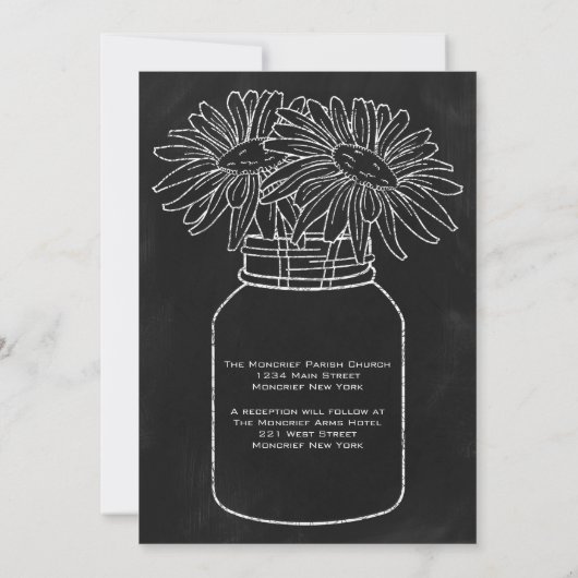 Mason Jar met Daisies op Chalkboard bruiloft Kaart (Achterkant)