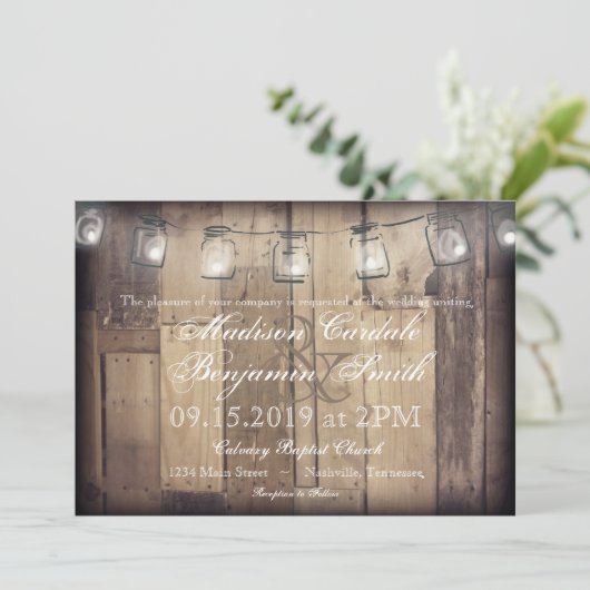 Mason Jar String Lights Rustic Wood Wedding Invite Kaart (Staand voorkant)