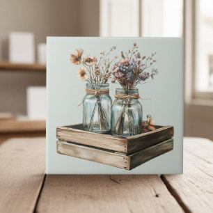 Mason potten, wilde bloemen in houten krat cottage tegeltje