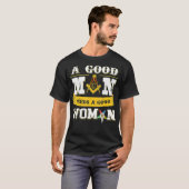 Masons A Good Man heeft een goede vrouw nodig. T-shirt (Voorkant volledig)