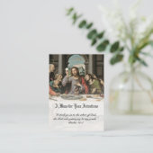 Masse catholique offrant des cartes saintes de pri (Debout devant)