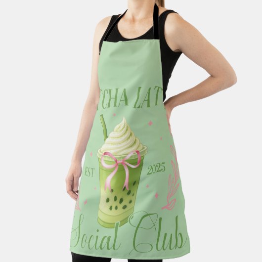 Matcha Latte Social Club Pink en Sage Green Schort (Insitu)