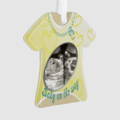 Maternity Shirt Baby aangekondigd Ornament (voorkant)