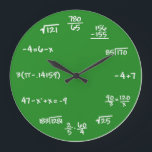Mathématiques Math Chalkboard Horloge murale<br><div class="desc">Un grand cadeau pour tout passionné de mathématiques,  physicien,  scientifique,  génie informatique ou enseignant/professeur. Apprécié par les geeks,  les geeks et les cool !</div>