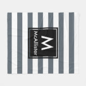 Matig dikke witte strepes zwart vierkant monogram fleece deken (Voorkant (Horizontaal))