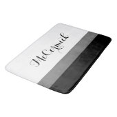 Matig zwart wit grijs gestreept monogram script badmat (Gekanteld)