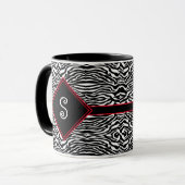 Matig zwart wit Stripe Patroonmonogram Mok (Voorkant links)