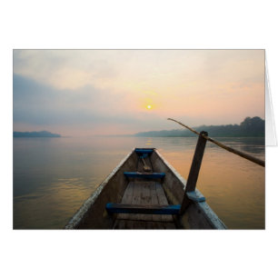 Matin au large du lac avec le bateau