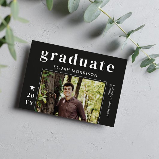 Matte Black Modern Typography Photo Afstuderen Kaart