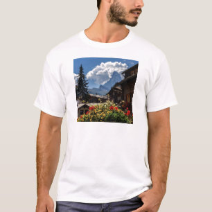 Matterhorn en Zermatt-dorpshuizen, Zwitserland T-shirt