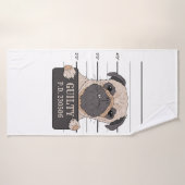 mauvais carlin chiot chien coupable mugshot prison (Serviette de bain)