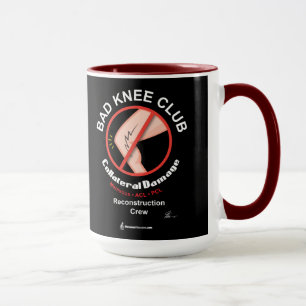 Mauvaise tasse de café de club de genou