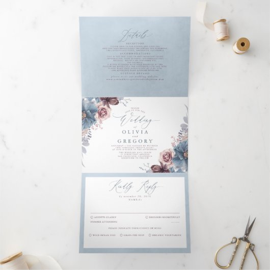 Mauve en Dusty Blue Floral Botanische bruiloft Drieluik Uitnodiging (Binnen)