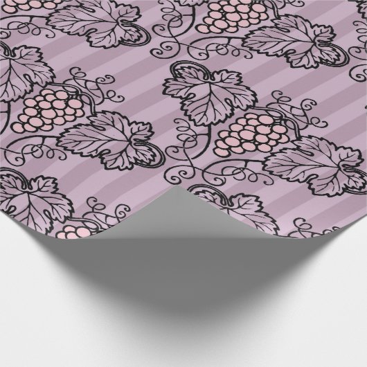 Mauve en zwart druivenpatroon cadeaupapier (Hoek)