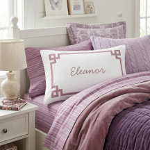 Mauve Griekse Sleutel Monogram Standaard Kussenslo