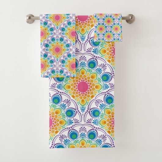 Maximalist Rainbow Floral Fountain Art Deco Scales Bad Handdoek (Insitu)