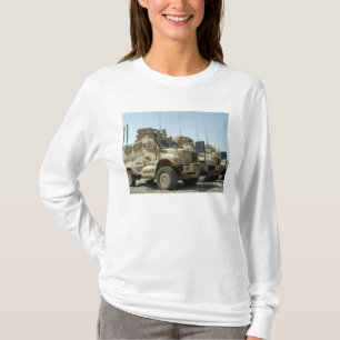 MaxxPro-mijnbestendig motorvoertuig tegen hinderla T-shirt