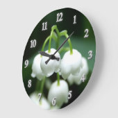 May white lilies  grote klok (Hoek)