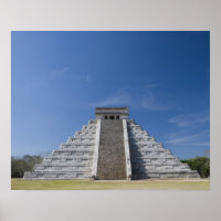 Mayan Pyramid, Morning in maart
