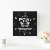 McAnally's Pub Witte Logo Vierkante Klok (Huis)