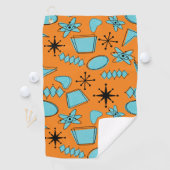 MCM Atomic Shapes Turquoise op Sinaasappel Golfhanddoek (Insitu)