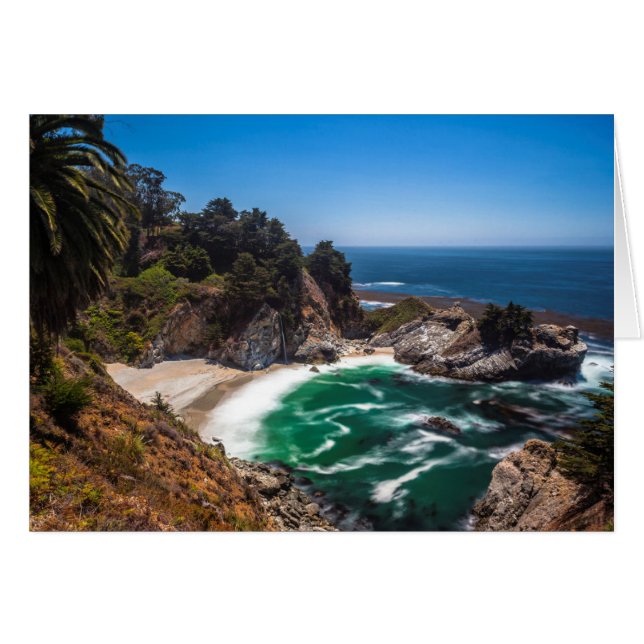 Mcway Falls dans le parc d'état Julia Pfeiffer Bur (Devant horizontal)